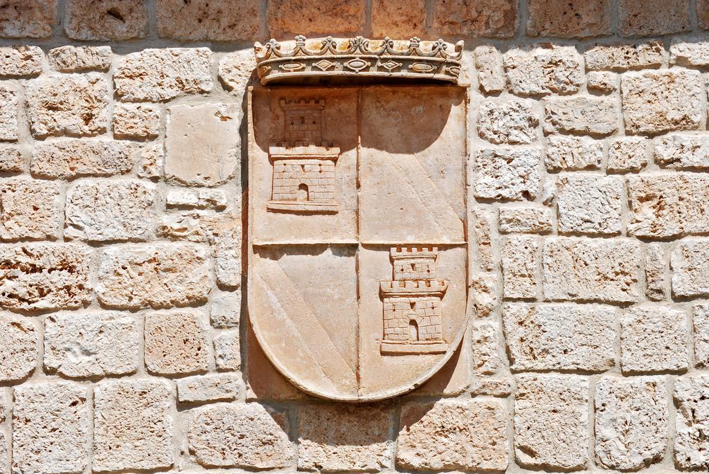 Rabé de las Calzadas Hostal-Bar Restaurante "La Fuente" מראה חיצוני תמונה