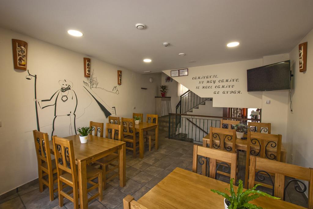 Rabé de las Calzadas Hostal-Bar Restaurante "La Fuente" מראה חיצוני תמונה