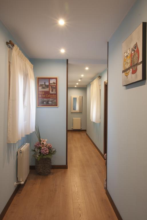 Rabé de las Calzadas Hostal-Bar Restaurante "La Fuente" מראה חיצוני תמונה