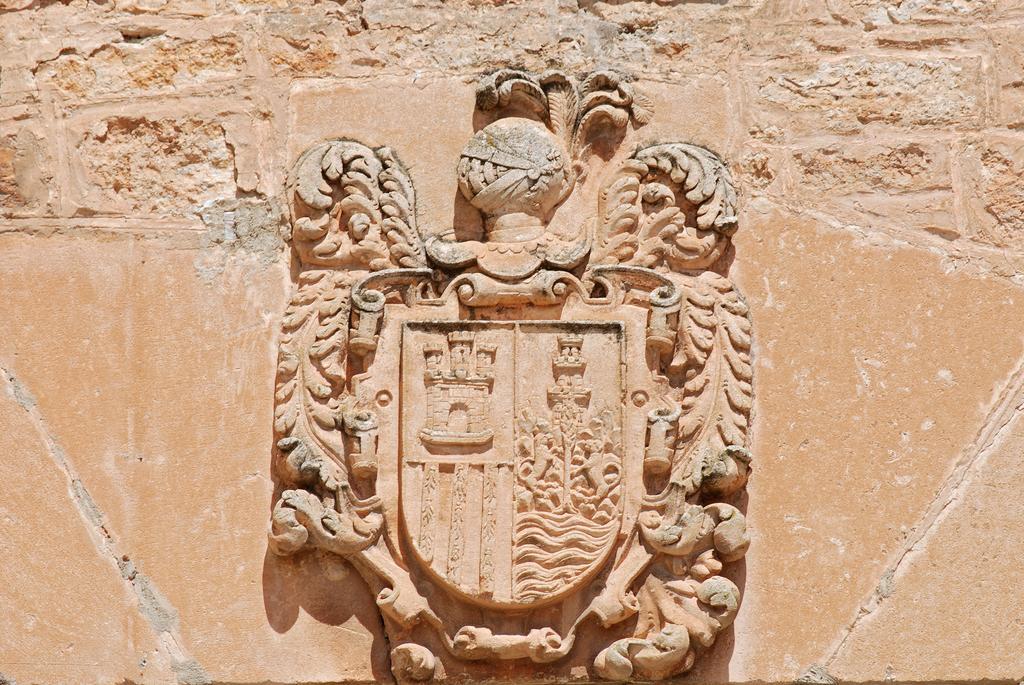 Rabé de las Calzadas Hostal-Bar Restaurante "La Fuente" מראה חיצוני תמונה